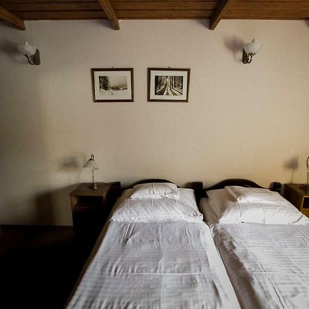 Aranygombos Fogado Hotell Telkibánya Eksteriør bilde