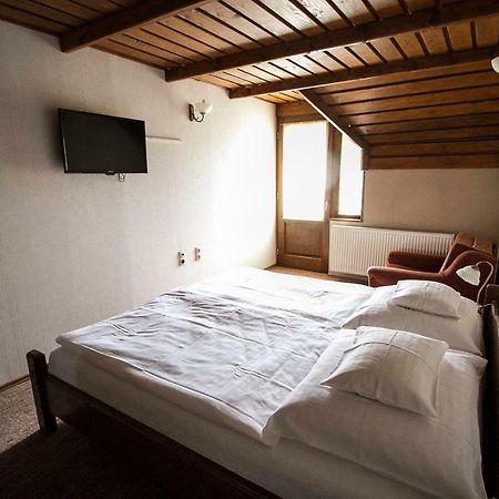 Aranygombos Fogado Hotell Telkibánya Eksteriør bilde