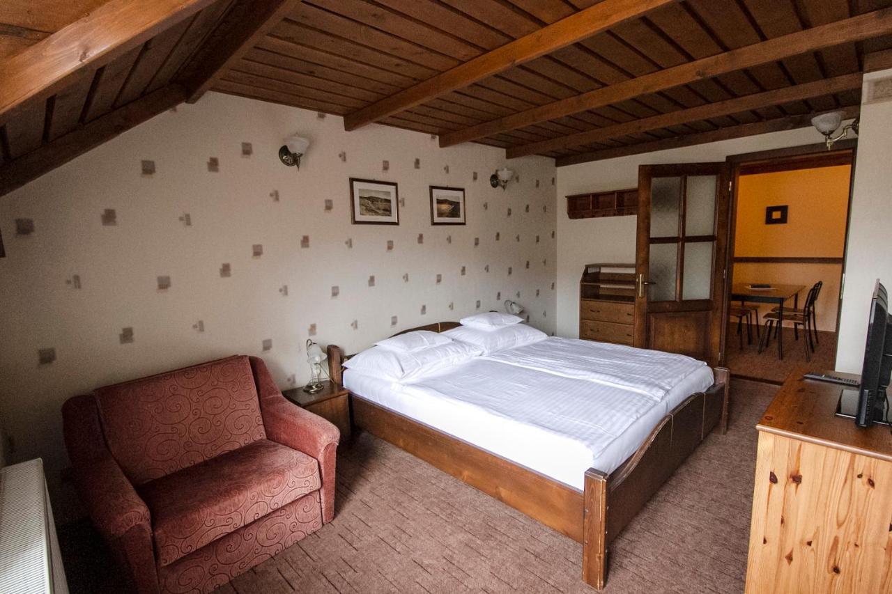 Aranygombos Fogado Hotell Telkibánya Eksteriør bilde