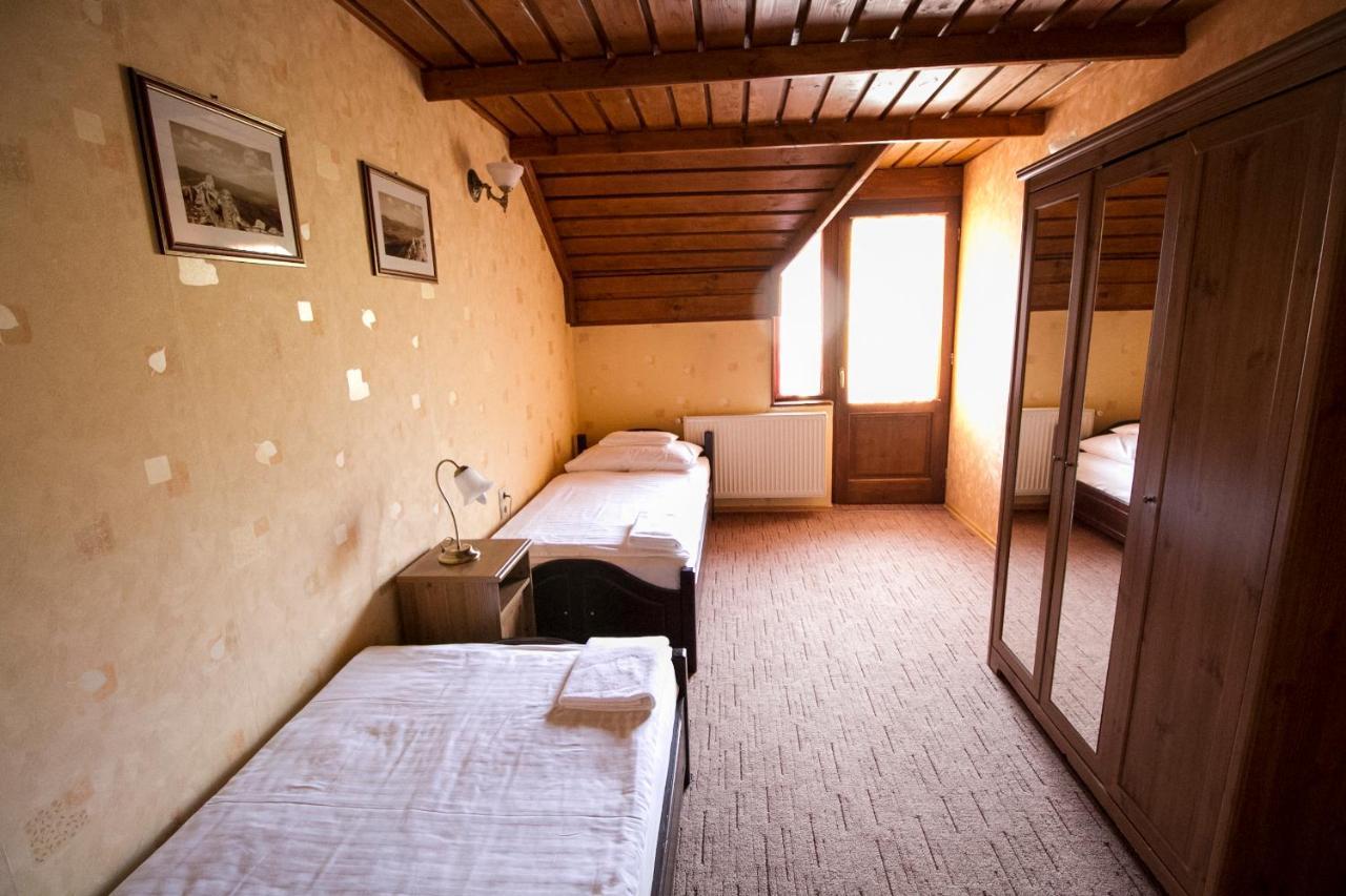 Aranygombos Fogado Hotell Telkibánya Eksteriør bilde