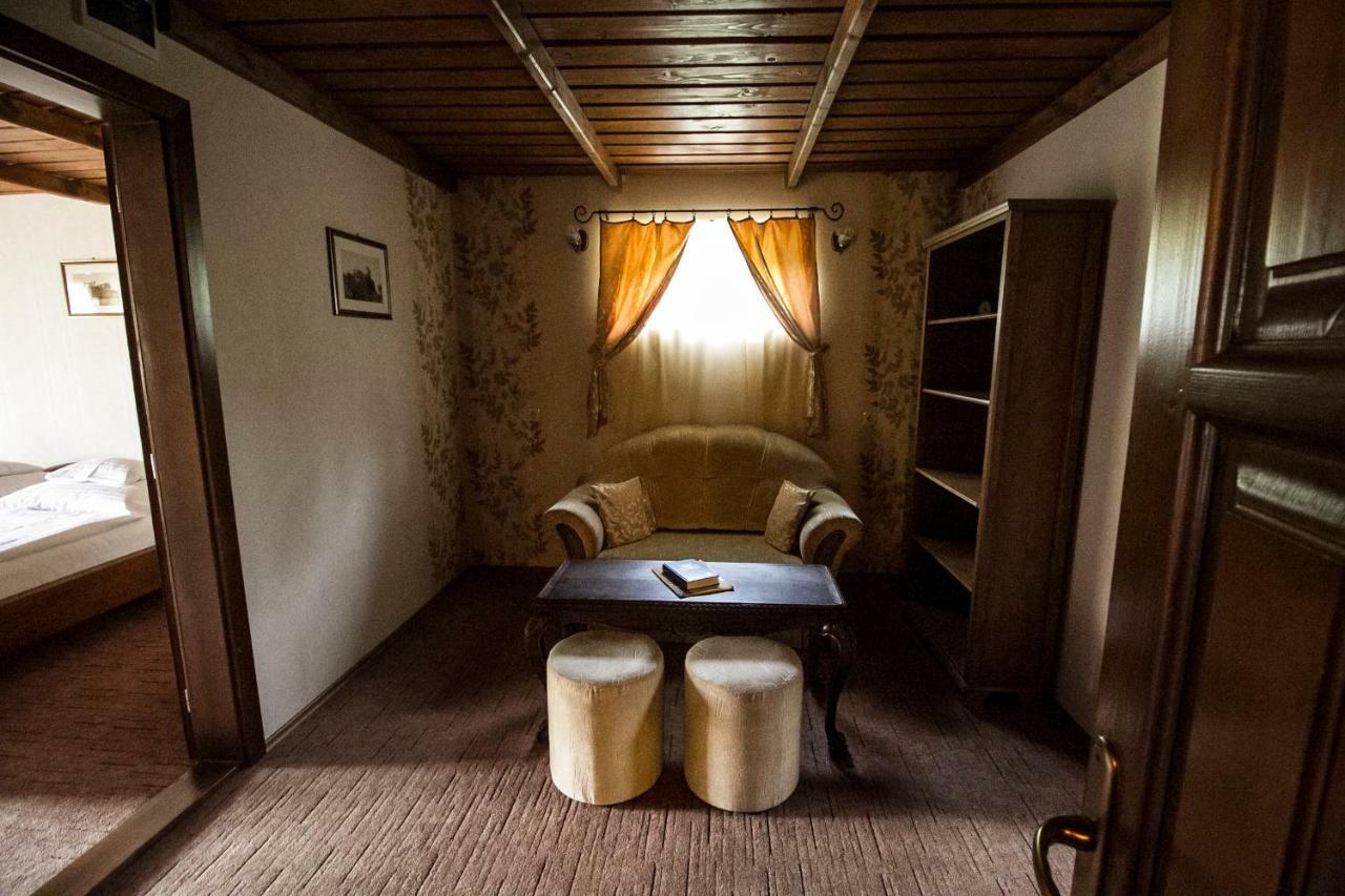 Aranygombos Fogado Hotell Telkibánya Eksteriør bilde